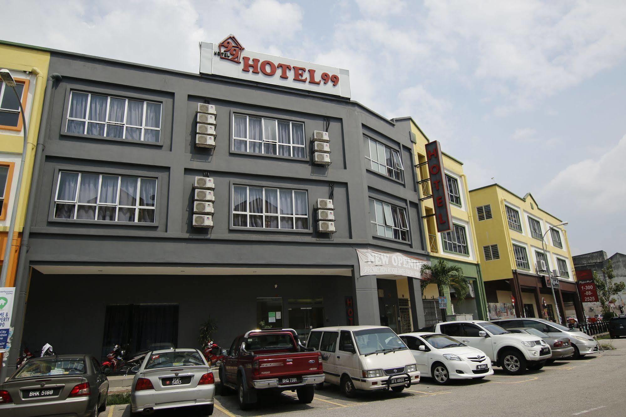 Hotel 99 Bandar كلانغْ المظهر الخارجي الصورة